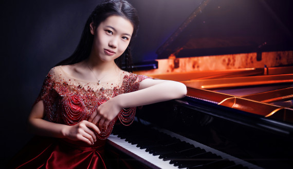 Yutian Yang artist photo1.jpg